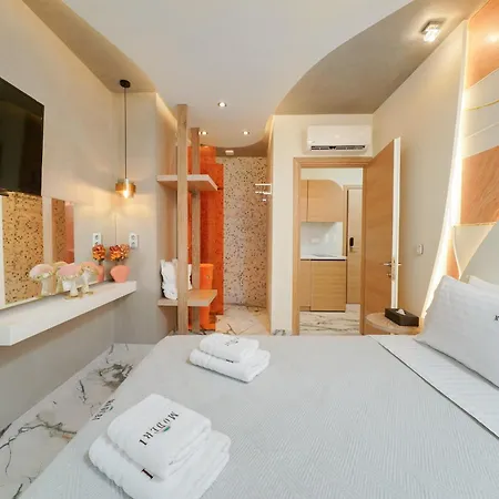 Moderi Luxury מלון דירות