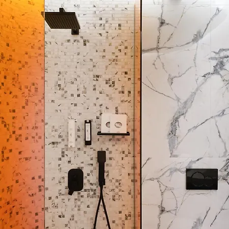 מלון דירות Moderi Luxury 4*