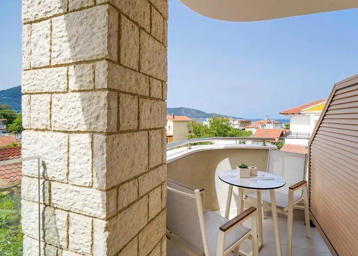 Moderi Luxury Aparthotel 4*